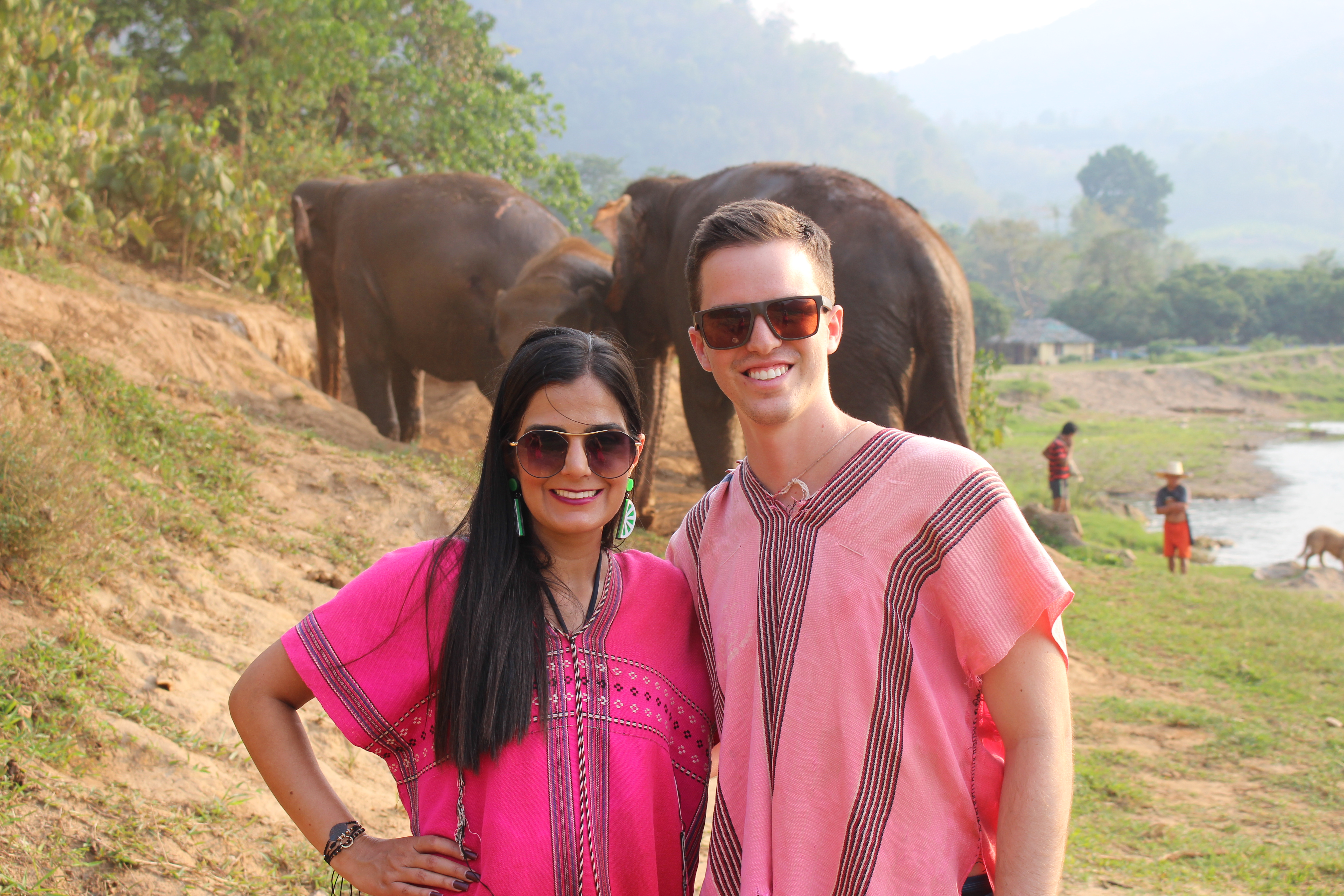 Visitando um santuário de elefantes em Chiang Mai